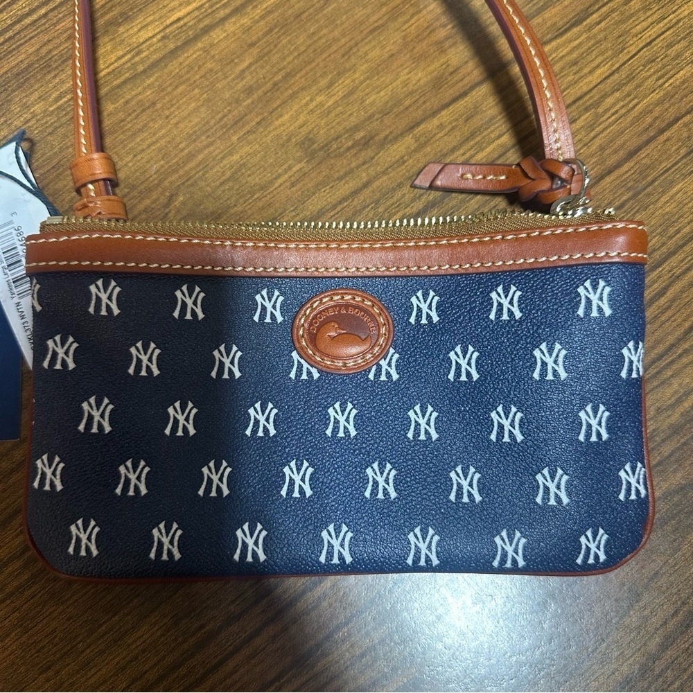 Dooney & Bourke MLB New York Yankees Large Slim Crossbody - Yankees - Picture 6 of 10